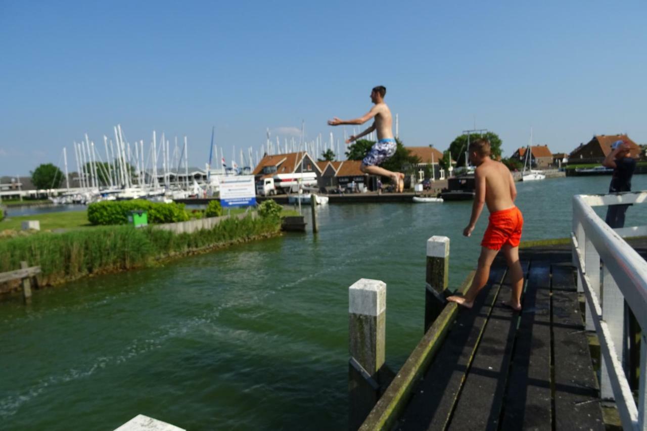 Vakantiehuisgalamadammen Met Ligplaats Boot Koudum Exterior foto